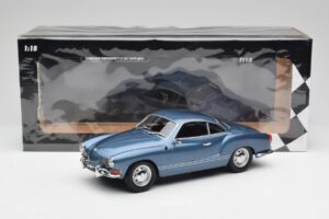 Volkswagen Karmann Ghia Coupe Neptune Niebieski Minichamps 1:18 155054022 Metal — zdjęcie 6 z 6