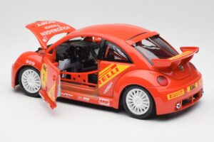 Volkswagen New Beetle Cup Bburago 1:18 3329 Metal — zdjęcie 5 z 8
