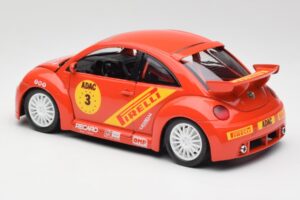 Volkswagen New Beetle Cup Bburago 1:18 3329 Metal — zdjęcie 7 z 8