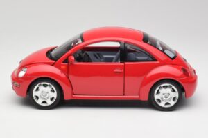 Volkswagen New Beetle Czerwony Bburago 1:18 3342 Metal — zdjęcie 4 z 8