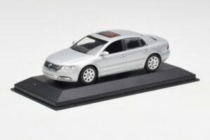 Volkswagen Phaeton Srebrny Minichamps 1:43 3D0099300A Metal — zdjęcie 2 z 4