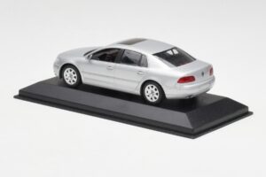 Volkswagen Phaeton Srebrny Minichamps 1:43 3D0099300A Metal — zdjęcie 3 z 4