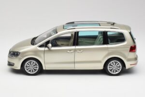 Volkswagen Sharan 7N Reflex Srebrny Metalik Minichamps 1:18 110051002 Metal — zdjęcie 4 z 8