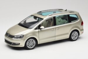 Volkswagen Sharan 7N Reflex Srebrny Metalik Minichamps 1:18 110051002 Metal