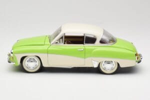 Wartburg 313 Pastelowy Zielony na Beżu Revell 1:18 09018 Metal — zdjęcie 4 z 8