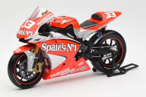 Yamaha YZR-M1 Gauloises Fortuna Yamaha #7 C. Checa MotoGP 2004 Minichamps 1:12 122043007 Metal — zdjęcie 2 z 6