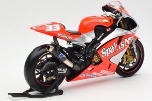 Yamaha YZR-M1 Gauloises Fortuna Yamaha #7 C. Checa MotoGP 2004 Minichamps 1:12 122043007 Metal — zdjęcie 3 z 6